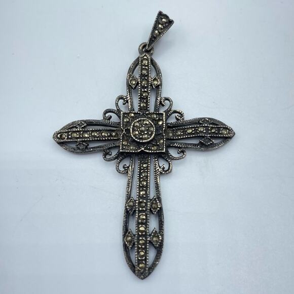 Silver Tone Cross Pendant Vintage Filigree - Picture 1 of 5